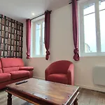 Semesterbostad Maison Les Glycines